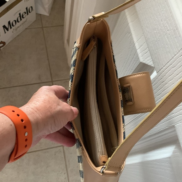 Rafia purse. Navy blue and off-white design. Cute and safe for travels - Picture 3 of 6